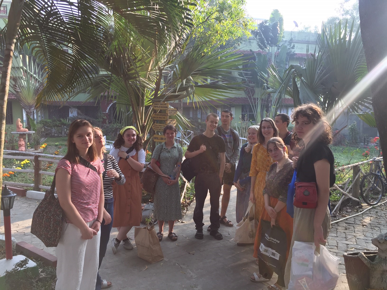 klar til at besøg lokale landsby beboere.jpg