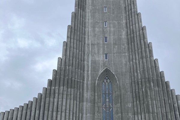 2u foran Hallgrimskirkja.jpg