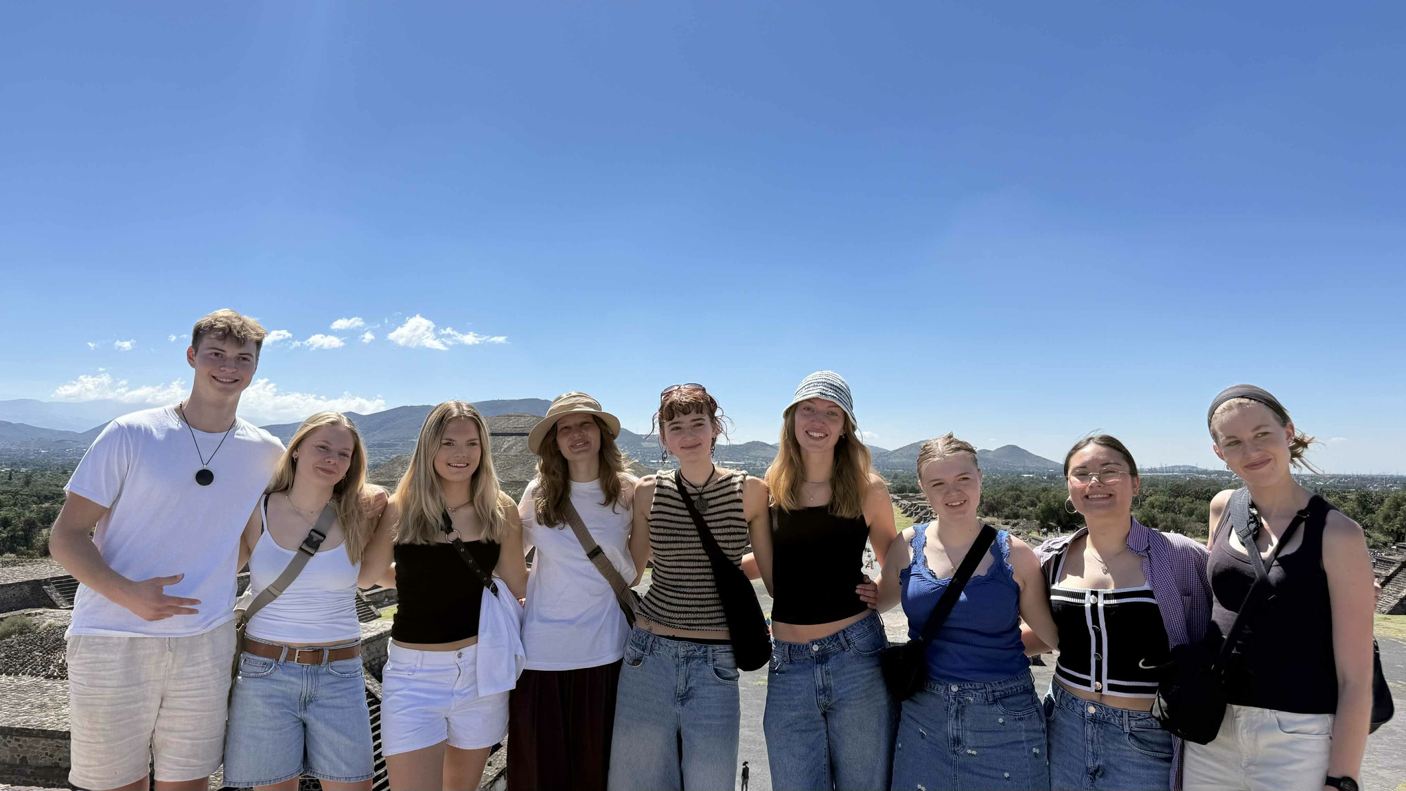 584759329_1610832860307062_5684098002680482259_n (1).jpg